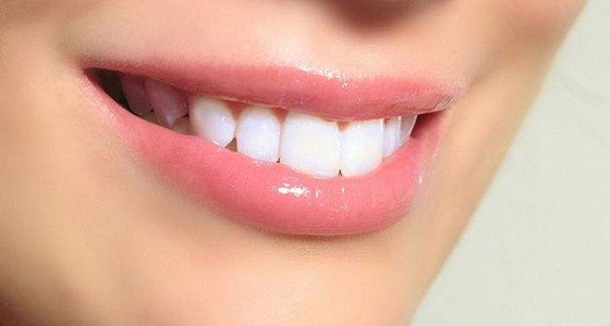 أسهل طريقة للحصول على شفاه ناعمة ووردية طبيعيا