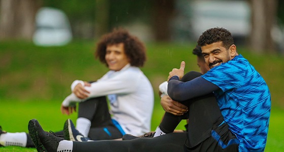 الهلال يبدأ تحضيراته تحت المطر بمشاركة عموري (فيديو)