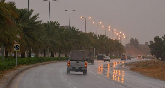 تساقط أمطار متوسطة إلى غزيرة على عسير