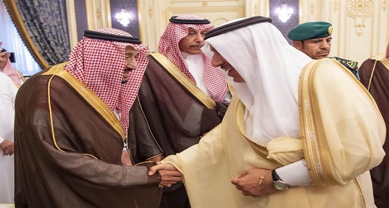 الكاتب إدريس يكشف مضمون حديث خادم الحرمين معه بنهاية لقاء الإعلاميين