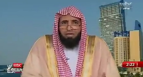 بالفيديو.. باحث شرعي يوضح حكم زيارة النساء للمقابر 