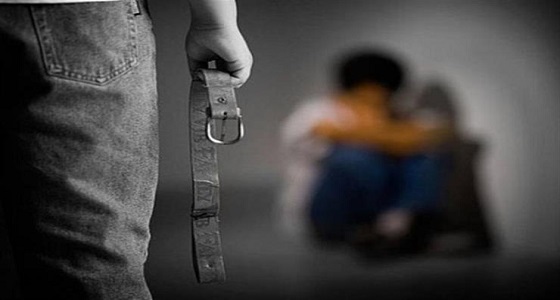 أب يضرب ابنه حتى الموت بحجة تأديبه والشرطة تطيح به  