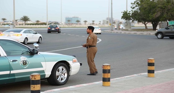 المرور: 300 ريال غرامة على مخالفة قواعد استعمال أنوار التلاقي