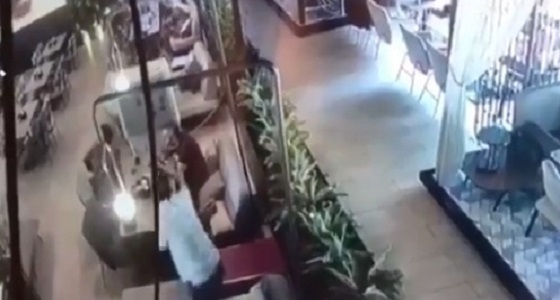 بالفيديو.. لحظة قتل نائب القنصل التركي في أربيل داخل أحد المطاعم