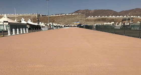 الانتهاء من المشروع التجريبي لتخفيض درجة حرارة الشمس في طرق المشاة بالمشاعر المقدسة