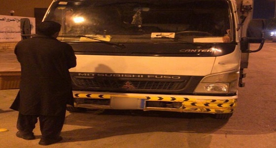 القبض على قائد شاحنة تخطى الرصيف وسار عكس السير بالرياض