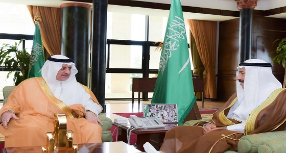 أمير تبوك يطلع على سير العمل بالمشروعات التي تنفذها الأمانة بالمنطقة