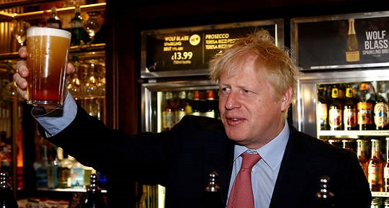 لإرضاء ترامب.. جونسون متهم بـ ” اغتيال ” سفير لندن لدى واشنطن