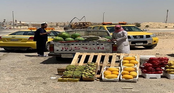 أمانة الرياض تزيل السيارات والمباسط غير النظامية بالعزيزية