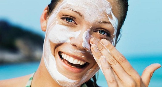 الطريقة الصحيحة لتطبيق واقي الشمس ” صن بلوك “