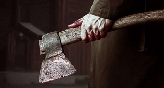 شاب يقتل والده بالفأس إرضاء لوالدته