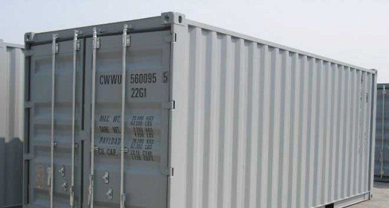 سقوط ” كونتينر ” من شاحنة يعيق الحركة المرورية في أحد طرق جدة