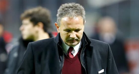 بعد إصابته بسرطان الدم.. مدرب بولونيا يتلقى دعمًا معنويًا كبيرًا