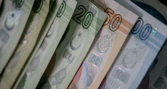 إقالة أردوغان لمحافظ البنك المركزي تتسبب في تراجع الليرة أمام الدولار 