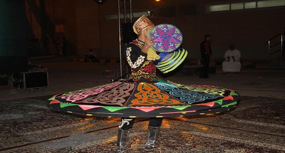 بالصور.. فعاليات لنزلاء سجن تبوك بمهرجان الورد والفاكهة