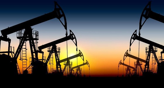 النفط يهبط لمخاوف بشأن آفاق الاقتصاد العالمي