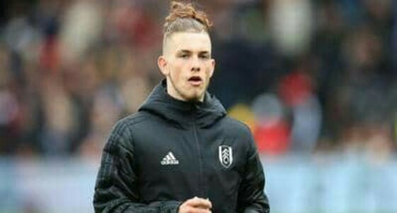 بديلا لصلاح.. ليفربول على بعد خطوات من أصغر لاعب بالدوري الإنجليزي