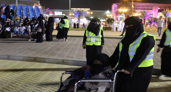 1500 متطوع ومتطوعة يلفتون أنظار زوار مهرجان الورد والفاكهة بتبوك