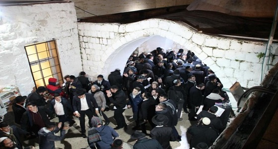 إصابة 13 فلسطينيًا جراء اشتباكات بسبب دخول مستوطنين إلى &#8221; قبر يوسف &#8220;