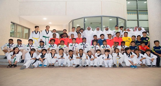 أمير الرياض بالنيابة يزور نادي الحي بمدرسة ابن الحاجب بالمنطقة