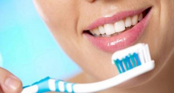 نصائح هامة لتحسين مهاراتك في تنظيف الأسنان