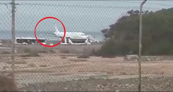 بالفيديو.. طفل يتسبب في إخلاء طائرة ” عمل إرهابي “