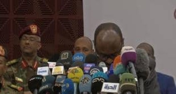 بكاء الوسيط الإثيوبي أثناء توقيع اتفاقية السودان