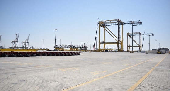 بالصور..ميناء الملك عبدالله برابغ يتسلّم 28 رافعة عملاقة لتوسعة محطات الحاويات