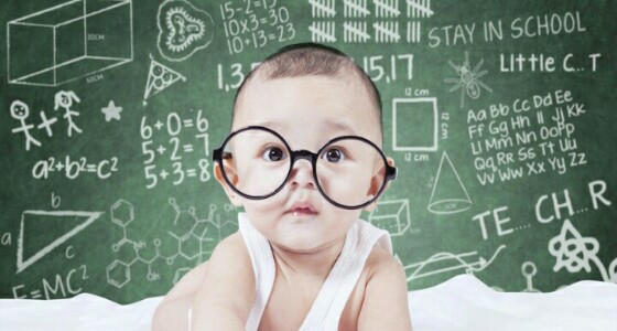  مخاطبة الطفل والغناء له يحفز نمو دماغه