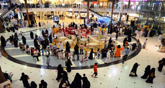 مواطنة تشكو منعها دخول مجمع تجاري والأخير يرد: ” ملابسها مخالفة للآداب العامة “