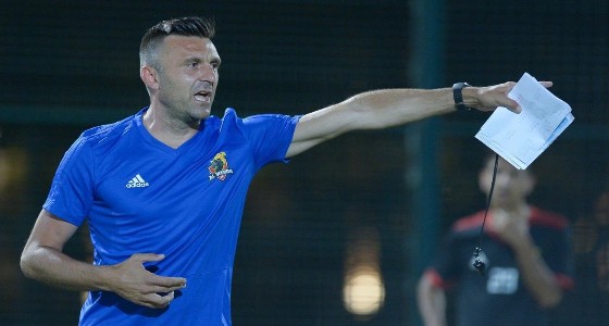 ماريو يبحث عن لاعبين جدد بشباب الوحدة