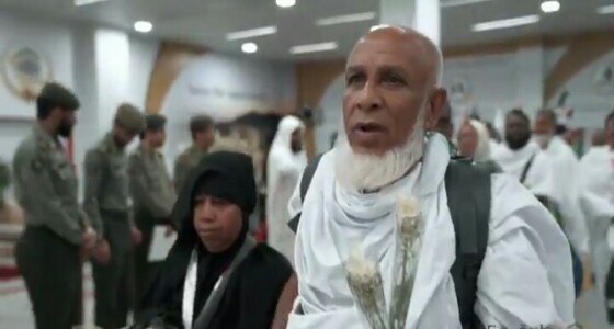 بالفيديو.. جوازات مطار الملك عبد العزيز بجدة تستقبل أولى رحلات حجاج مبادرة طريق مكة