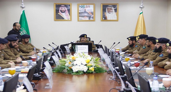 أمير المدينة  يطلع على استعدادات الدفاع المدني لموسم حج 1440