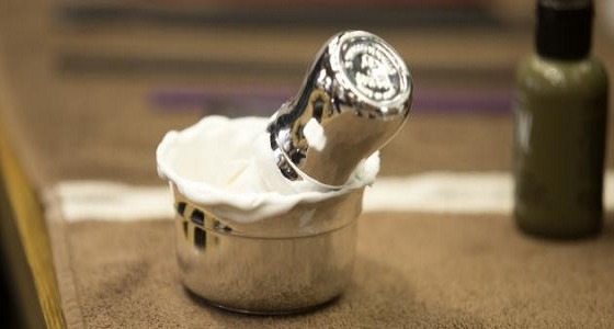 معجون الحلاقة لنعومة بشرة قدميكِ