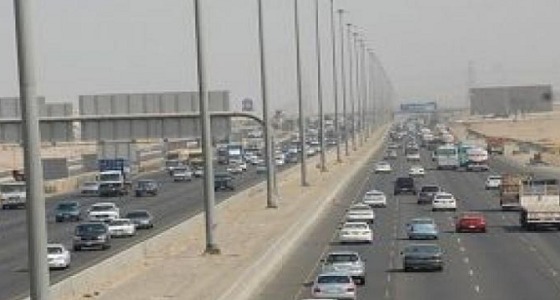 إعاقة الحركة المرورية على طريق &#8221; مكة – جدة &#8221; السريع