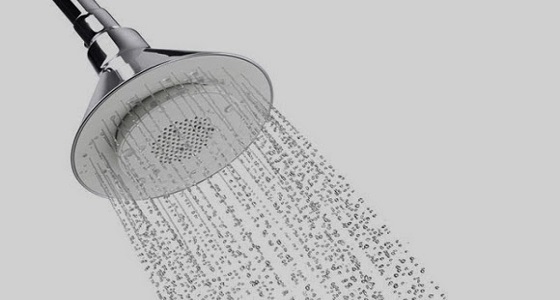 تخلص من البكتيريا المٌميتة بفتح الدش 20 دقيقة قبل الاستحمام