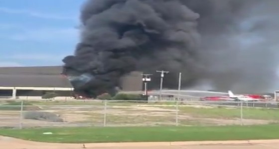 بالفيديو.. مصرع 10 أشخاص في تحطم طائرة بأمريكا