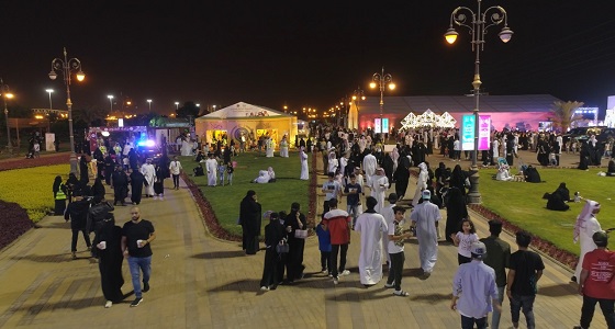 بالصور.. خلال 3 أيام.. مهرجان الورد والفاكهة بتبوك يستهوي أكثر من 80 ألف زائر 