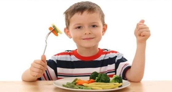 احذري.. تناول ابنك للطعام بشراهة يدل على إصابته بالتوحد