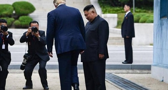 جسم مجهول يحلق فوق المنطقة المحرمة بعد ساعات من لقاء كيم وترامب