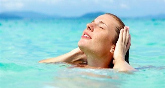 ماء البحر يعالج الصدفية ويشفي الجروح