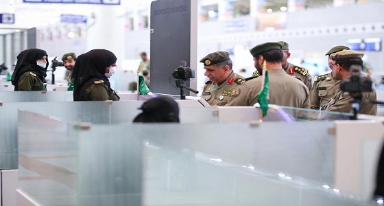 بالصور.. اللواء اليحيى يتابع سير العمل بجوازات مطار الملك عبدالعزيز الدولي بجدة