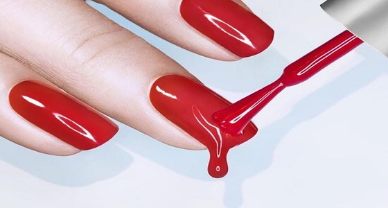 حيلة سهلة لإزالة طلاء الأظافر من على الملابس
