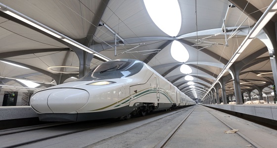 قطار الحرمين يستقل أول مجموعة حجاج من المدينة إلى مكة