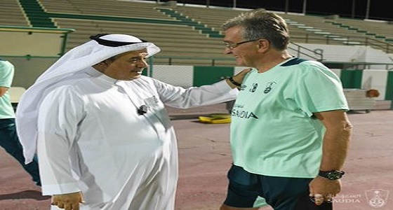 ” بن مشعل ” يحفز لاعبي الأهلي قبل مواجهة الهلال المصيرية