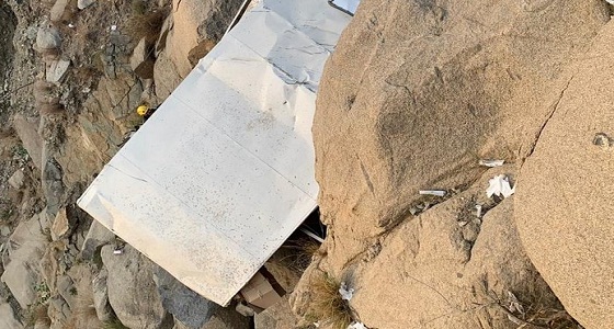 بالصور.. انتشال جثة وافد سقط في منحدر قبل يومين