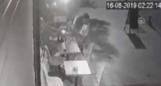 بالفيديو.. لحظة الاعتداء على سائحين سعوديين في اسطنبول