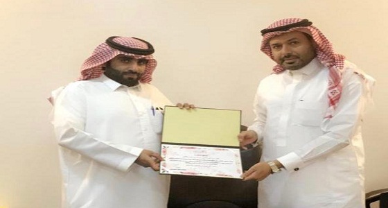 مواطن يشكر منسوبي مستشفى الدلم على طريقته الخاصه بعد أن ” من الله ” عليه بالشفاء