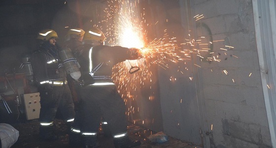 اندلاع حريق داخل مستودع للبلاستيك في جدة