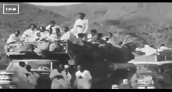 فيديو نادر لرحلة الحجاج من مطار جدة لمكة المكرمة عام 1956 م